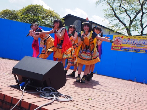 ばってん少女隊（写真提供：スターダスト音楽出版）