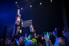 手前からタカシ、コーイチ。（撮影：米山三郎[SignaL]）