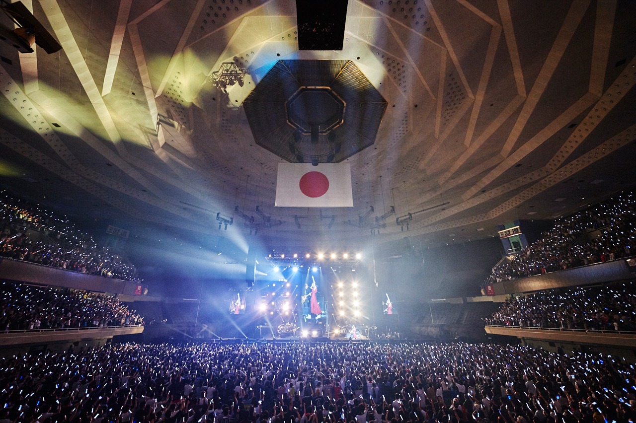 家入レオ「5th Anniversary Live at 日本武道館」の様子。（撮影：田中聖太郎）