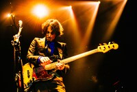 酒井亮輔（B）（撮影：木場ヨシヒト）