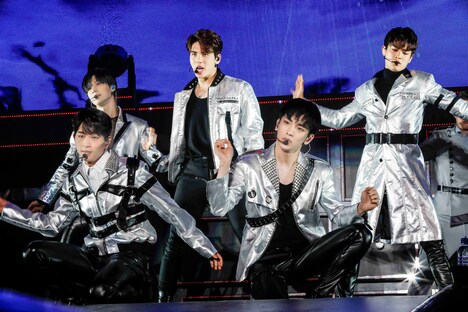 SHINee(Photo by HAJIME KAMIISAKA)