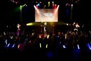 SECRET GUYZのライブの様子。(撮影:M.キセキ)