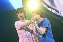 左から佐野勇斗、塩崎太智。（撮影：笹森健一）