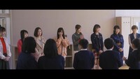 AKB48「願いごとの持ち腐れ」のミュージックビデオのワンシーン。