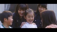 AKB48「願いごとの持ち腐れ」のミュージックビデオのワンシーン。