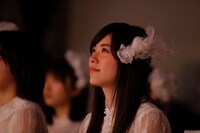 AKB48「願いごとの持ち腐れ」のミュージックビデオの先行上映会の様子。(c)AKS