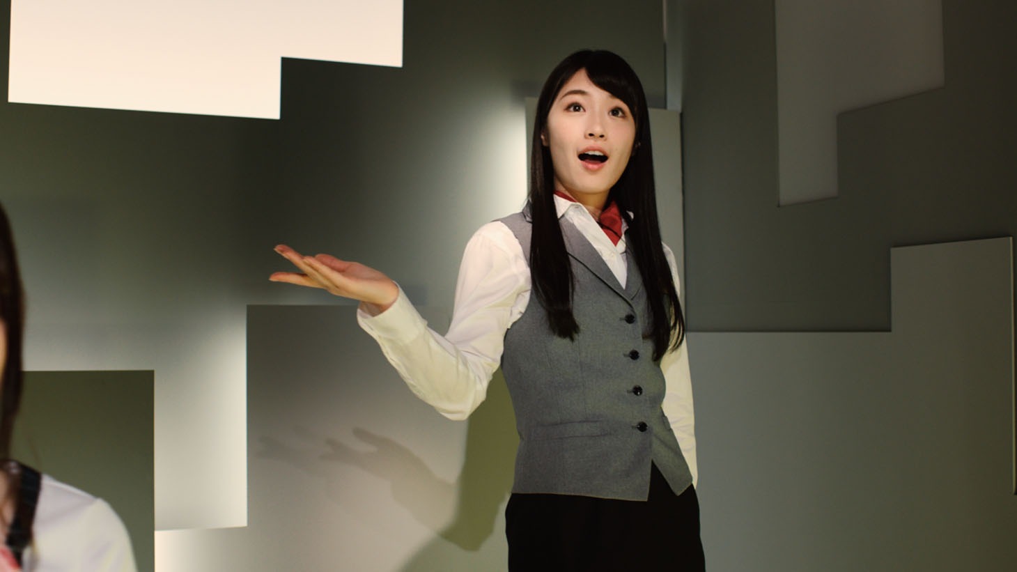 CM「かわいい制服篇」のワンシーン。