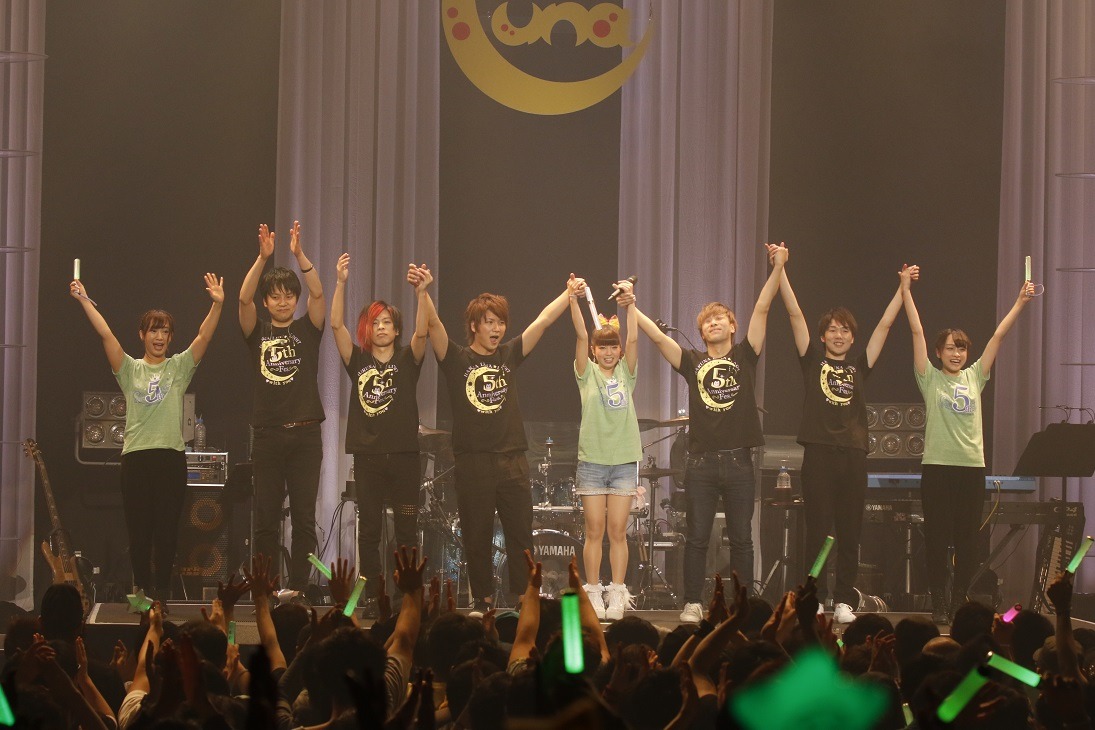 春奈るな「春奈るな LIVE 2017 "5th Anniversary Fes."▽with you▽」東京・Zepp DiverCity TOKYO公演の様子。（写真提供：ソニーミュージックレーベルズ）