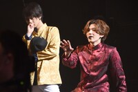 サプライズ発表にショックを受ける（左から）橘柊生、矢部昌暉。