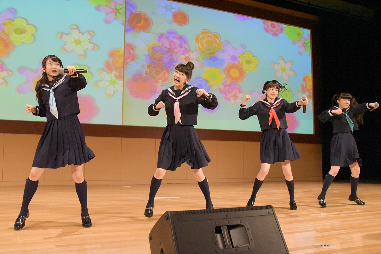 「びりーぶ」を披露するときめき▽宣伝部。