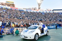 「HATA MOTOHIRO 10th Anniversary LIVE AT YOKOHAMA STADIUM」の様子。（Photo by Kayoko Yamamoto）