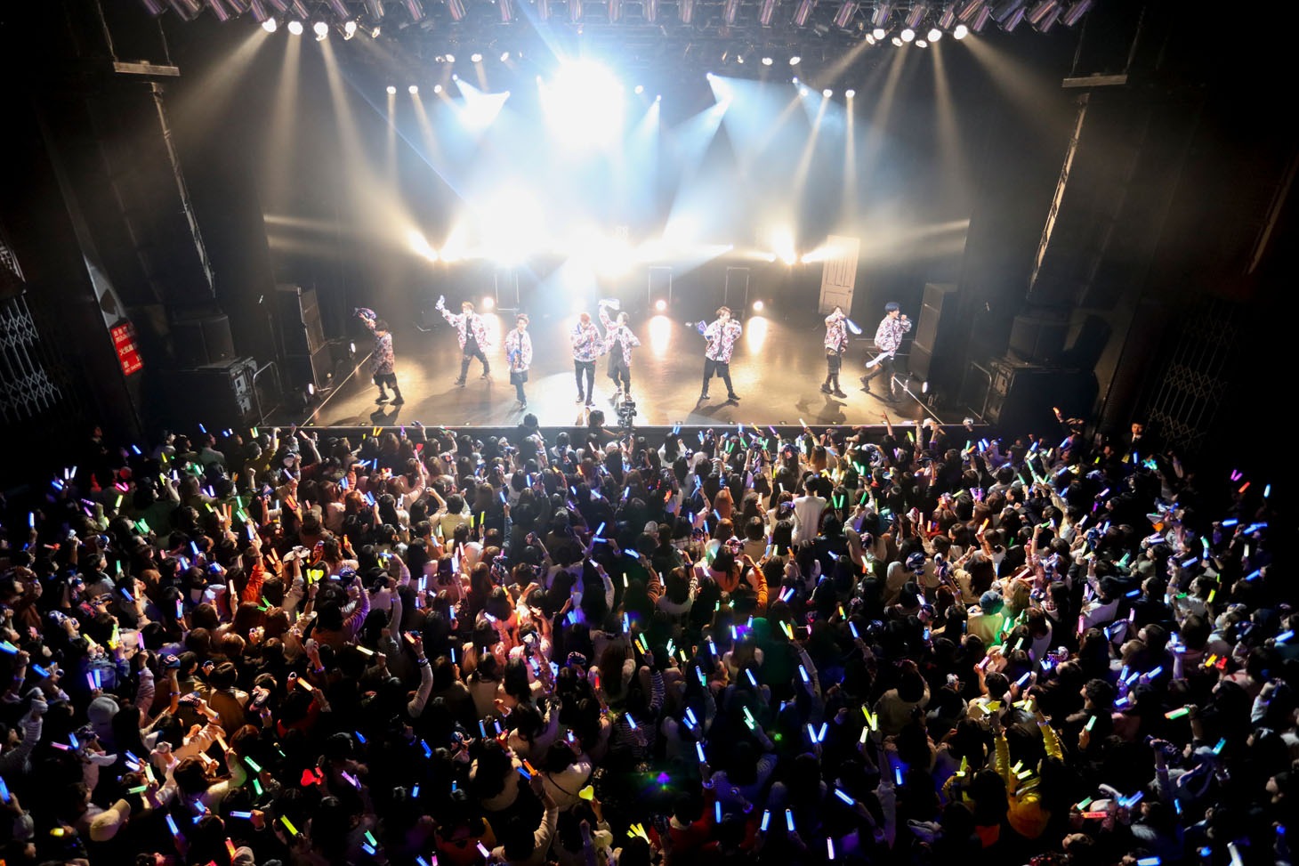 SUPER★DRAGONのツアー最終公演の様子。