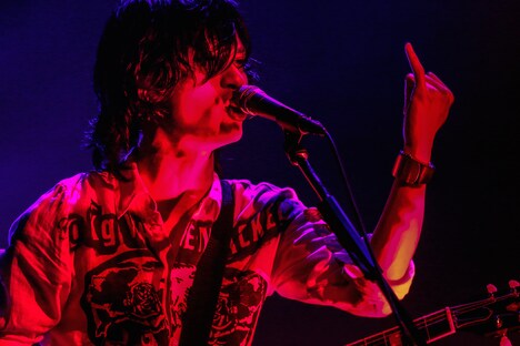 光村龍哉（Vo, G）（Photo by yuka jonishi）