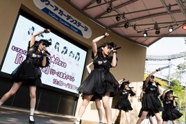堕天使衣装のAnge☆Reveがラクーアに降臨、夏日にクールな楽曲届ける