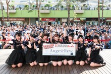 Ange☆Reve「Lumiere ～天使盤～」「Lumiere ～堕天使盤～」リリース記念イベント 東京・東京ドームシティラクーアガーデンステージ公演第2部のライブ後に行われた記念撮影。（写真提供：ポニーキャニオン）