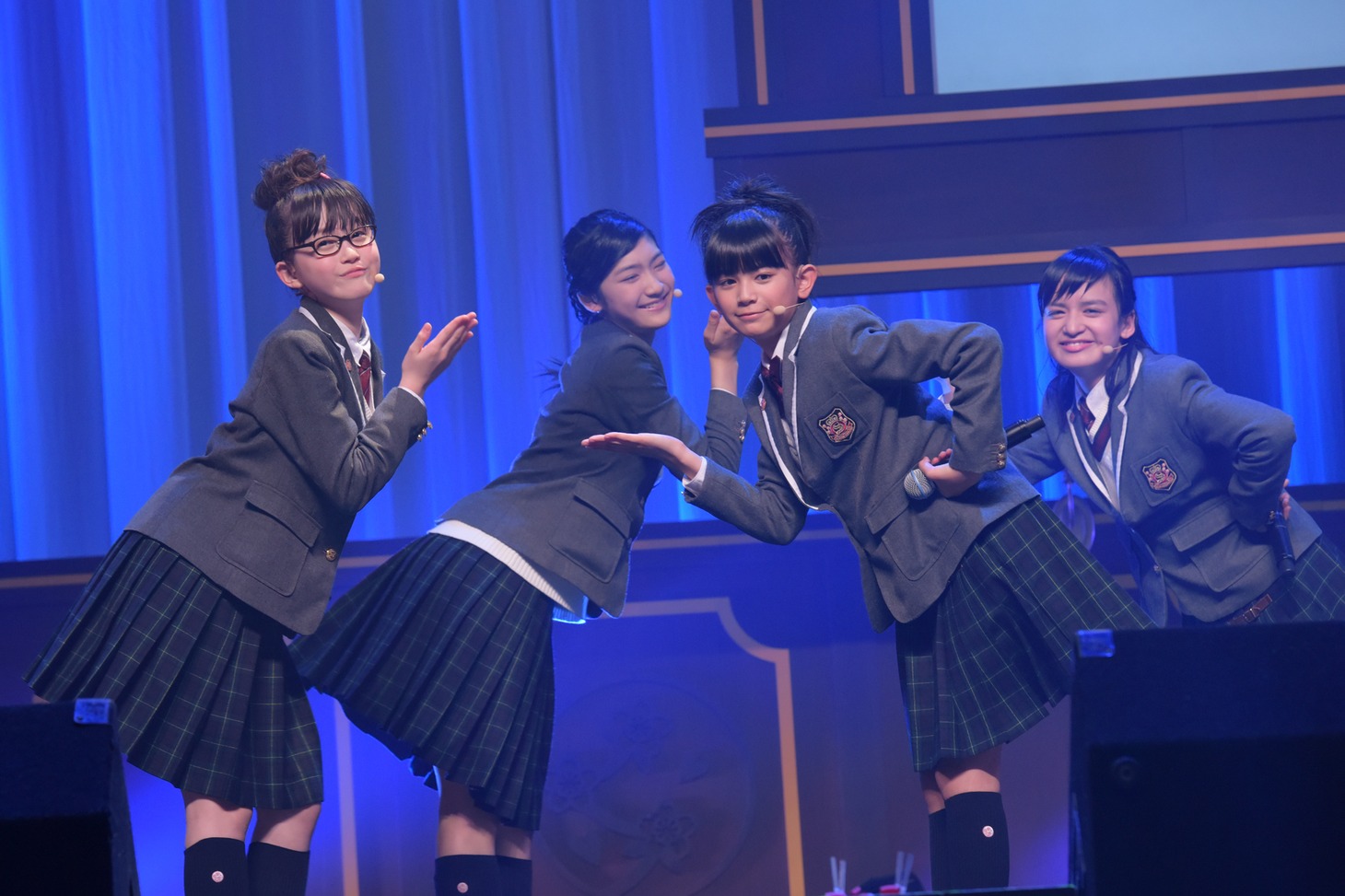左から吉田爽葉香、岡田愛、田中美空、山出愛子。