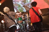 左から小林龍二、泉大智、北村匠海。