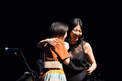 Salyuと畠山美由紀。（撮影：仁礼博）