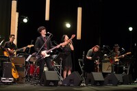 富澤タクと畠山美由紀。（撮影：仁礼博）