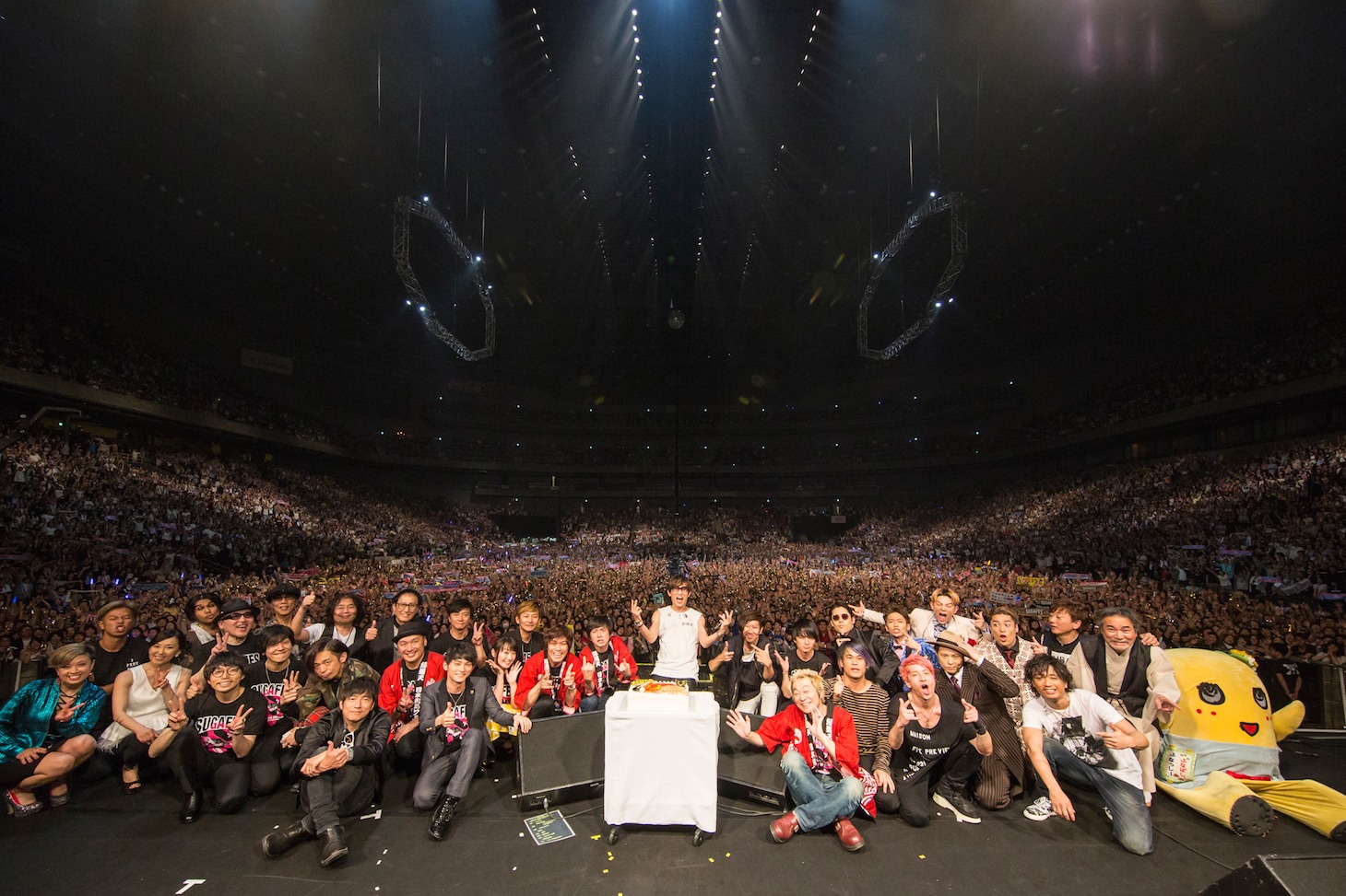「SUGA SHIKAO 20th ANNIVERSARY『スガフェス！～20年に一度のミラクルフェス～』」の様子。（撮影：西槇太一）