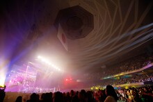 BugLug「5+君=∞」の様子。（撮影：宮脇進）