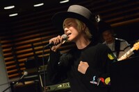 山田義孝（Vo）（写真提供：TOKYO FM）