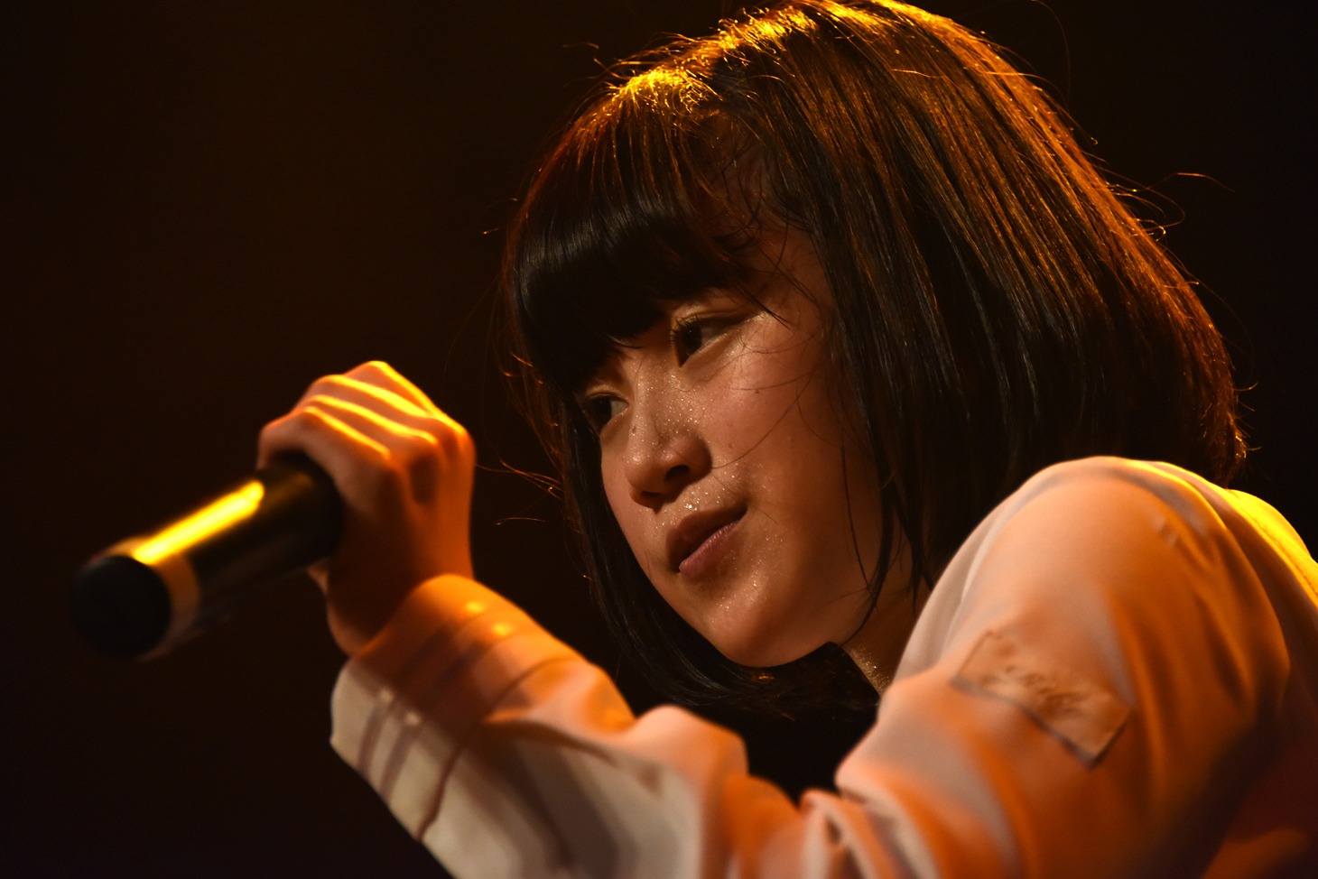 石野理子