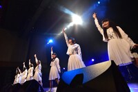 アイドルネッサンス結成3周年記念公演「シナガワで3周年を感謝するネッサンス!!」の様子。
