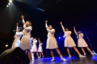 アイドルネッサンス結成3周年記念公演「シナガワで3周年を感謝するネッサンス!!」の様子。