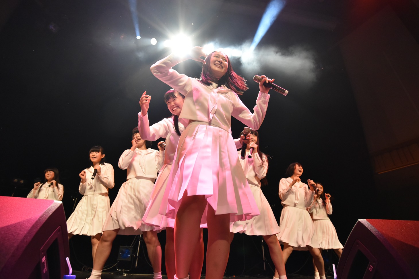 アイドルネッサンス結成3周年記念公演「シナガワで3周年を感謝するネッサンス!!」の様子。