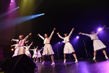 アイドルネッサンス結成3周年記念公演「シナガワで3周年を感謝するネッサンス!!」の様子。