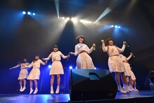 アイドルネッサンス結成3周年記念公演「シナガワで3周年を感謝するネッサンス!!」の様子。