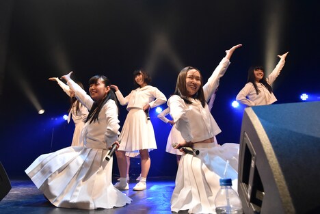 アイドルネッサンス結成3周年記念公演「シナガワで3周年を感謝するネッサンス!!」の様子。