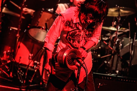 光村龍哉（Vo, G）（Photo by yuka jonishi）