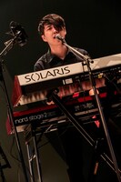 成田ハネダ（Key）（Photo by Yosuke Torii, Miku Nakajima）