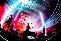 BLUE ENCOUNT「BLUE ENCOUNT TOUR 2017 break "THE END"」福岡・福岡国際センター公演の様子。（撮影：浜野カズシ）