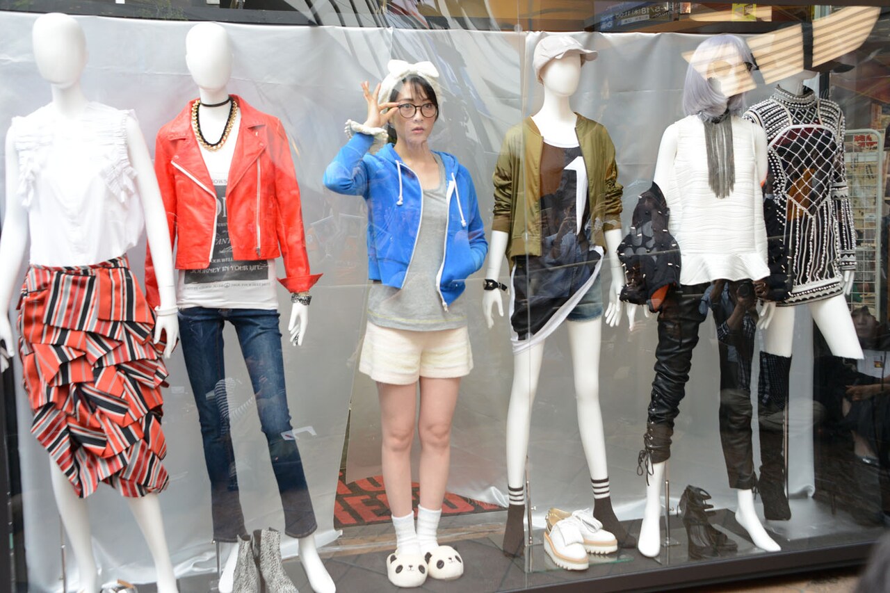 JYが渋谷の街でマネキンに、アルバム発売イベントでサプライズ