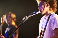 INORANのライブの様子。（Photo by Keiko Tanabe）