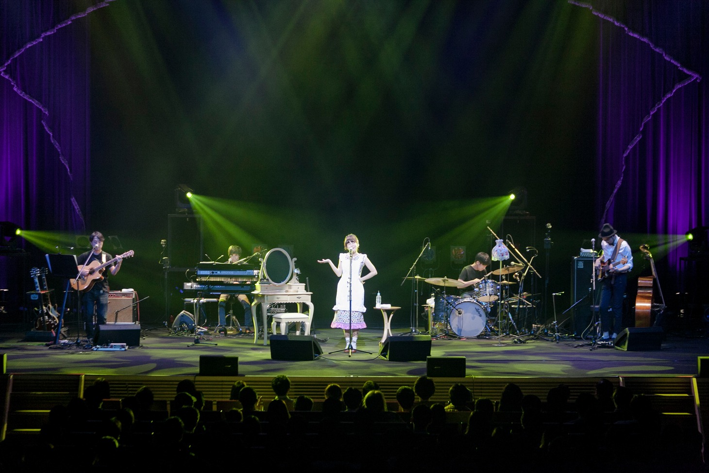 2017年5月に東京・東京国際フォーラム ホールCで行われた「獣ツアー 2017」東京公演の様子。（撮影：田中一人）