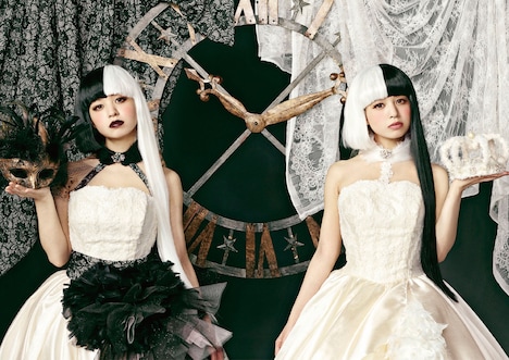 春奈るなプロデュースウェディングドレス「Ange et Diable（天使と悪魔）」