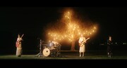 SILENT SIREN「AKANE」ミュージックビデオのワンシーン。