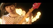 SILENT SIREN「AKANE」ミュージックビデオのワンシーン。