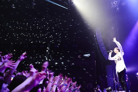 ゲスの極み乙女。「『達磨林檎』発売記念ライブ」の様子。