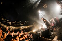 BAND-MAID「初One-manお給仕 Tour 2017」東京キネマ倶楽部公演の様子（撮影：Shingo Tamai）