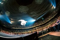 RADWIMPS「Human Bloom Tour 2017」最終公演の様子。（photo by Takeshi Yao）