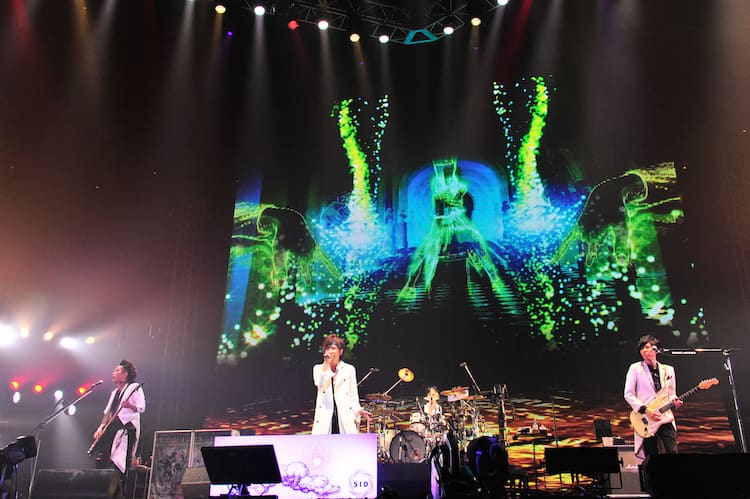 シド武道館公演で2カ月連続リリース＆ホールツアー開催告知 - 音楽ナタリー