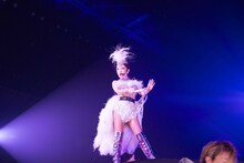 浜崎あゆみ「Just the beginning -20- TOUR 2017」神奈川・横浜アリーナ公演1日目の様子。