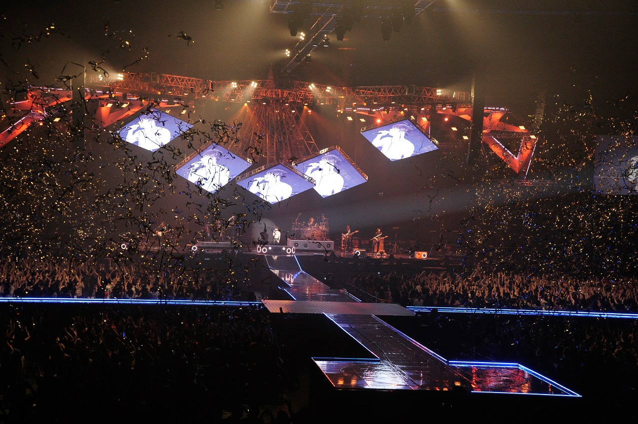 T.M.Revolution「T.M.R. LIVE REVOLUTION'17 -20th Anniversary FINAL-」の様子。