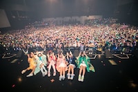 アンコールで撮影された記念写真。（撮影：笹森健一）