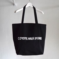 ツアー「Howling in bloom」からリリースされるオフィシャルトートバッグ。